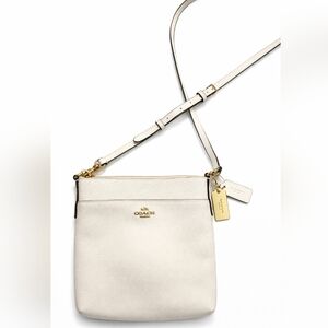 👜 Coach White Pebbled Leather Crossbody | Double HangtCoach White Crossbody Bag